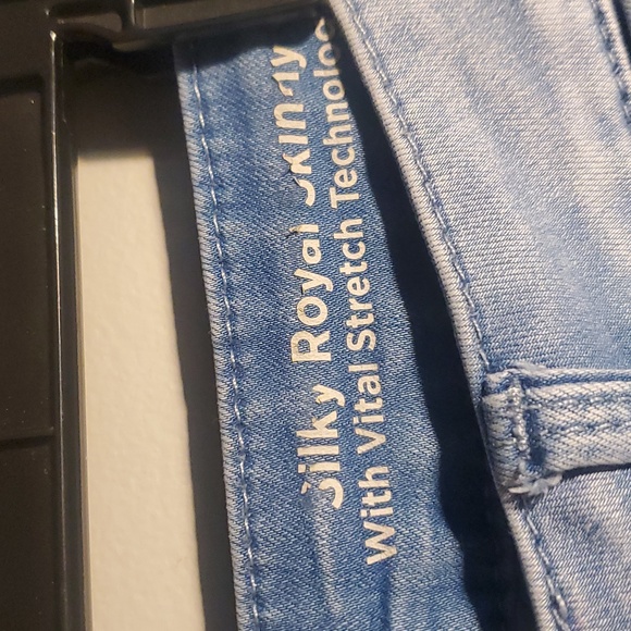 Laurie Felt Mom Jeans - Picture 6 of 15